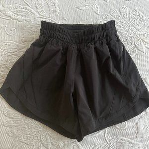 Lululemon - Track That Mid-Rise Lined Short - 5” -  Size 0 Black